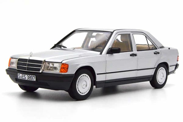 1984 Mercedes Benz 190E Diecast Car Model 1:18 Scale