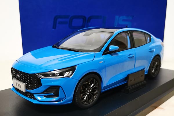 2022 Ford Focus Sedan Diecast Car Model 1:18 Scale Blue