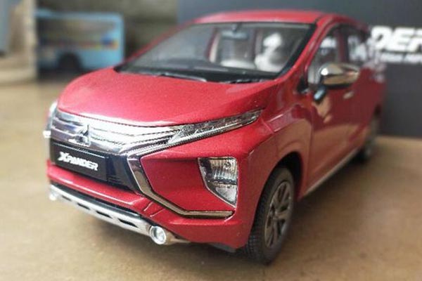 2017 Mitsubishi Xpander Ultimate Diecast Model 1:18 Scale Red