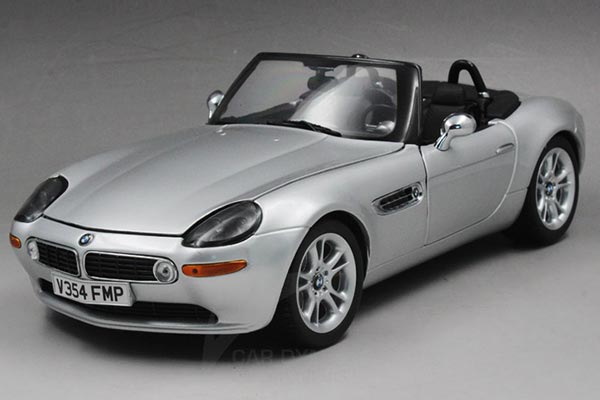 1999 BMW Z8 Roadster Diecast Car Model 1:18 Scale Silver