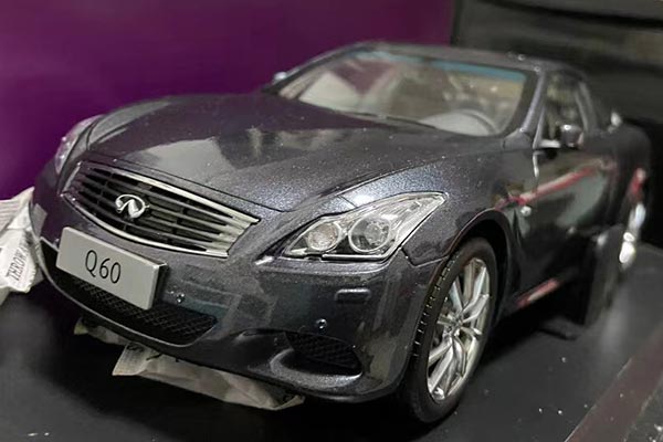 2013 Infiniti Q60 Diecast Car Model 1:18 Scale Gray