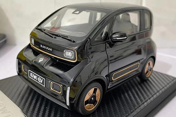 2021 Baojun Kiwi EV Diecast Car Model 1:18 Scale