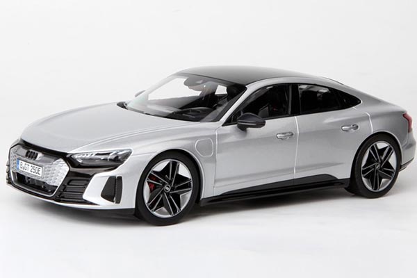 2021 Audi RS e-tron GT Diecast Car Model 1:18 Scale