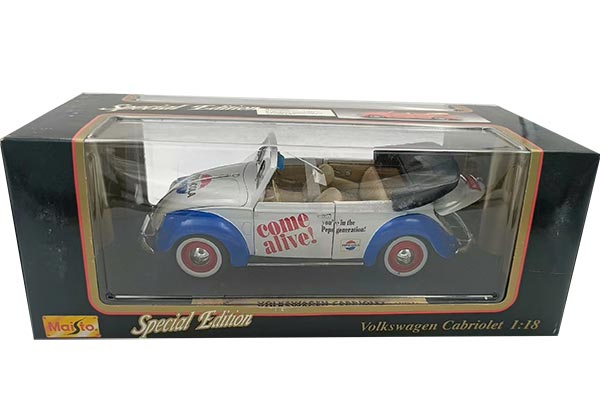 1951 Volkswagen Beetle Cabriolet Diecast Model 1:18 Silver-Blue