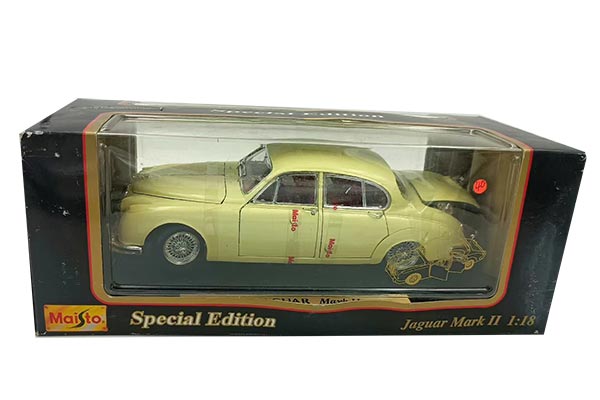 1959 Jaguar Mark II Diecast Car Model 1:18 Scale Yellow