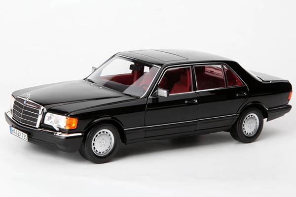 1989 Mercedes-Benz 560 SEL Diecast Model 1:18 Scale Black