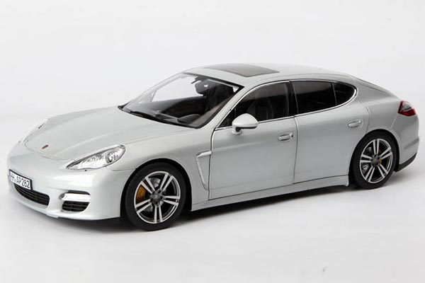 2009 Porsche Panamera Turbo Diecast Car Model 1:18 Scale Silver