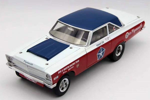 Plymouth Hemi Diecast Car Model 1:18 Scale White-Red