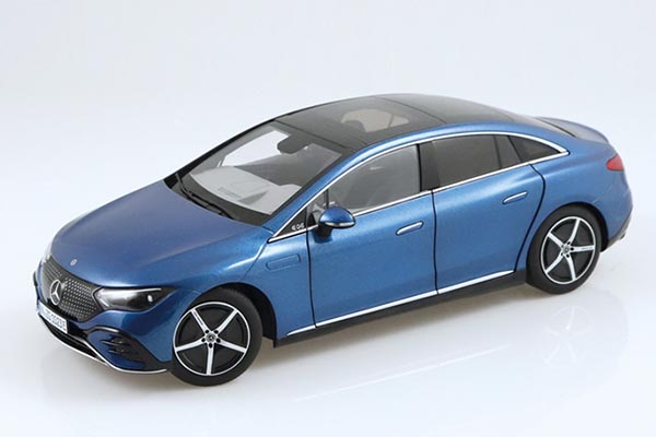 2022 Mercedes-Benz EQE Diecast Car Model 1:18 Scale Blue