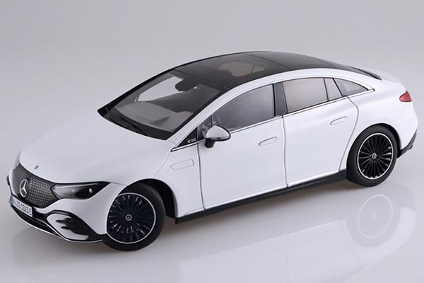 2022 Mercedes-Benz EQE Diecast Car Model 1:18 Scale White