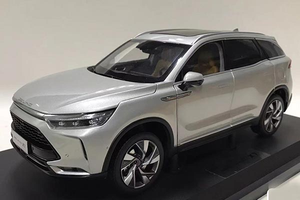 2020 BAIC Beijing X7 SUV Diecast Model 1:18 Scale Silver