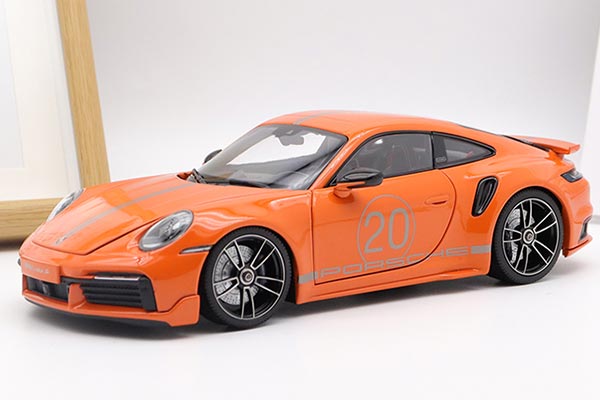 2021 Porsche 911 (992) Turbo S Diecast Model 1:18 Scale