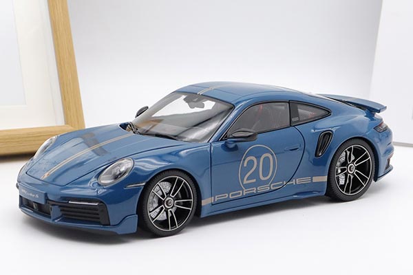 2021 Porsche 911 (992) Turbo S Car Diecast Model 1:18 Scale [SD02H963]