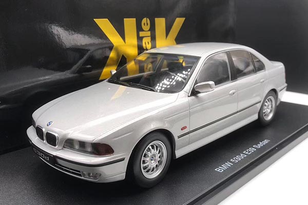 BMW 530d E39 Sedan Diecast Car Model 1:18 Scale Silver