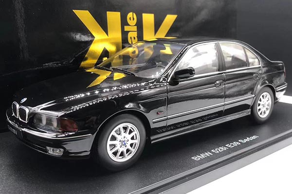 BMW 528i E39 Sedan Diecast Car Model 1:18 Scale Black