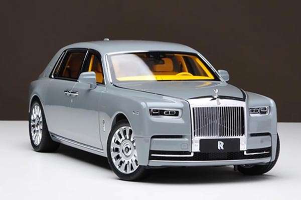 2017 Rolls-Royce Phantom VIII Diecast Car Model 1:18 Scale