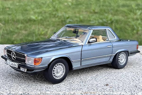 1977 Mercedes-Benz 350 SL Diecast Car Model 1:18 Scale