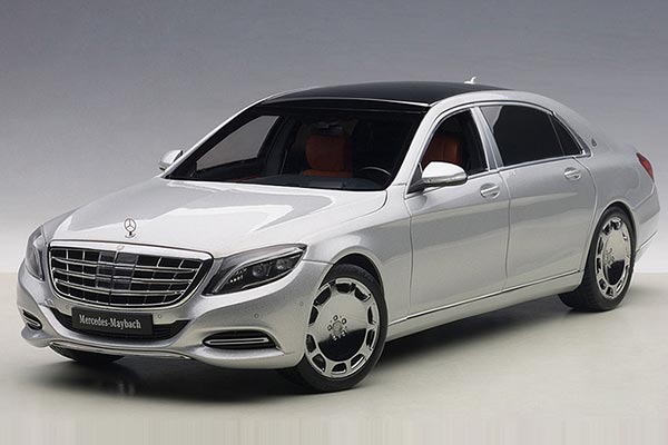 Mercedes Maybach S-Class Diecast Car Model 1:18 Scale
