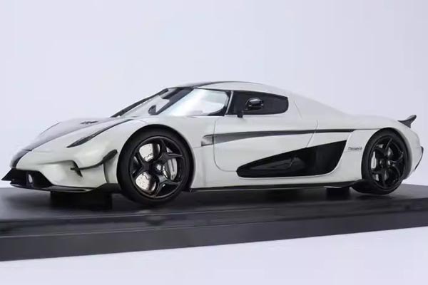 Koenigsegg Regera Resin Car Model 1:18 Scale White