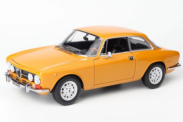 1970 Alfa Romeo 1750 GTV Diecast Car Model 1:18 Scale Orange