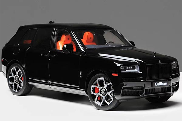 2020 Rolls-Royce Cullinan SUV Diecast Model 1:18 Scale Black