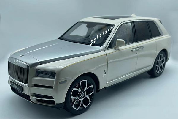 2020 Rolls-Royce Cullinan Diecast Model 1:18 Scale White-Silver