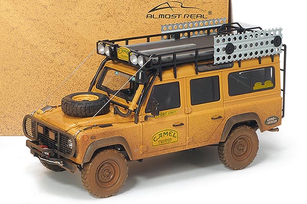 Land Rover Defender 110 Camel Trophy Diecast Model 1:18 Yellow