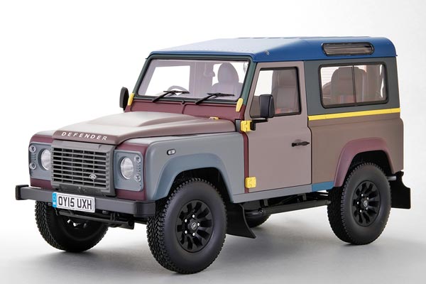 2015 Land Rover Defender 90 Diecast Model 1:18 Scale