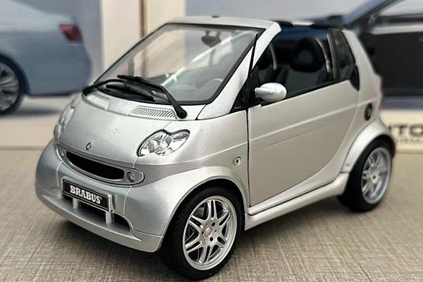 Smart Fortwo Brabus Diecast Car Model 1:18 Scale Silver