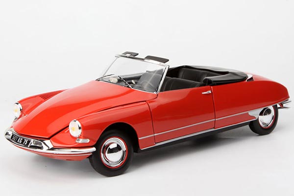 1961 DS 19 Cabriolet Diecast Car Model 1:18 Scale Red