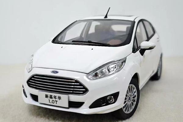 2014 Ford Fiesta 1.0 GTDi Diecast Car Model 1:18 Scale White