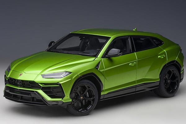 2018 Lamborghini Urus SUV Diecast Model 1:18 Scale Green
