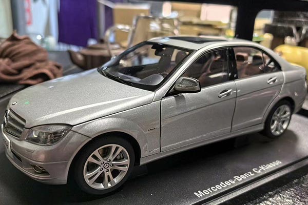 Mercedes-Benz C-Class W204 Diecast Model 1:18 Scale Silver