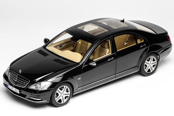 Mercedes-Benz S-Class S600L W221 Diecast Car Model 1:18 Black