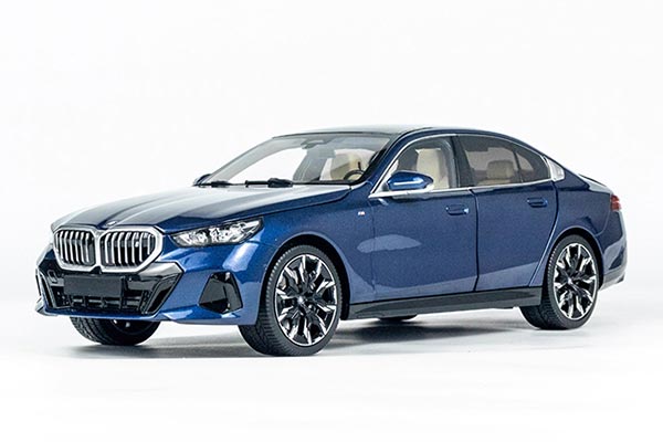 2023 BMW i5 G60 Diecast Car Model 1:18 Scale