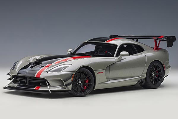 2017 Dodge Viper ACR Diecast Car Model 1:18 Scale