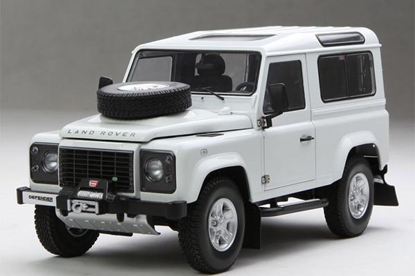 Land Rover Defender 90 SUV Diecast Model 1:18 Scale White