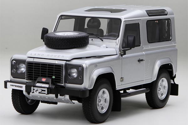 Land Rover Defender 90 SUV Diecast Model 1:18 Scale Silver