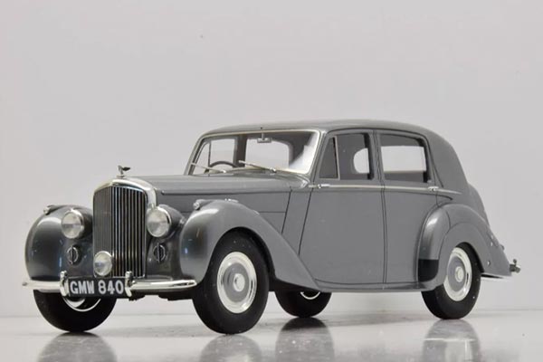 1947 Bentley Mark VI Saloon Resin Model 1:18 Scale Gray