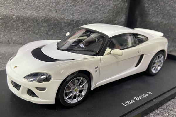 Lotus Europa S Diecast Car Model 1:18 Scale White