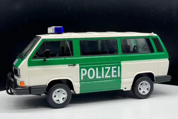 Volkswagen T3 Magnum Syncro Van Diecast Police Model 1:18 Green