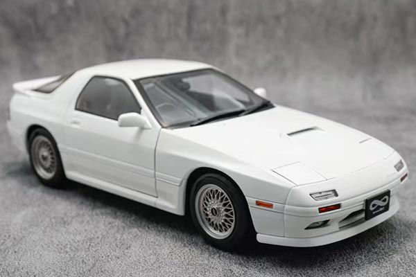 Mazda Savanna RX-7 Infini FC3S Diecast Model 1:18 Scale White