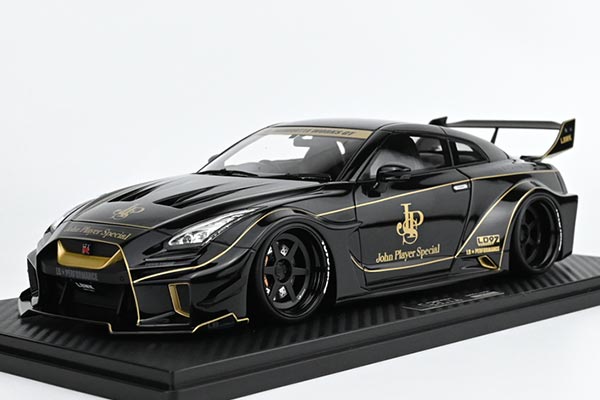 Nissan GT-R R35 LBWK Resin Car Model 1:18 Scale Black