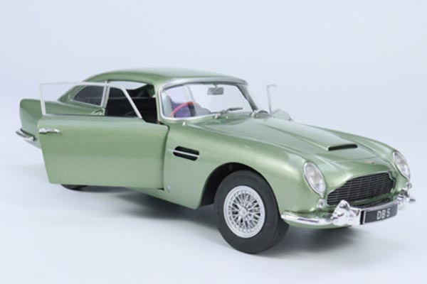 Aston Martin DB5 Coupe Diecast Car Model 1:18 Scale Green