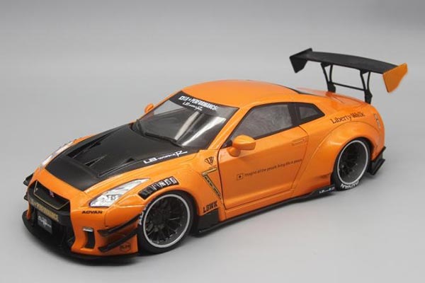 2020 Nissan GT-R R35 Diecast Car Model 1:18 Scale Orange-Black