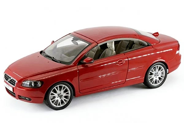 2006 Volvo C70 Coupe Convertible Diecast Model 1:18 Scale Red