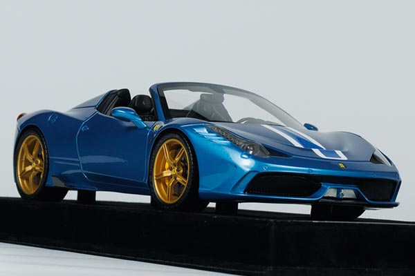 Ferrari 458 Speciale Aperta Resin Car Model 1:18 Scale