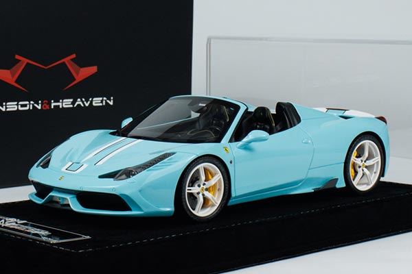 Ferrari 458 Speciale Aperta Resin Car Model 1:18 Scale Blue