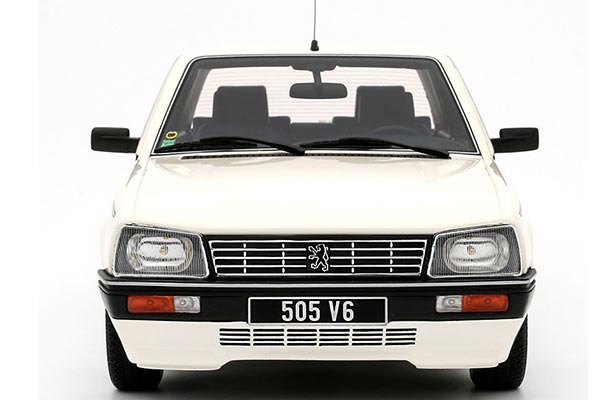 1989 Peugeot 505 V6 Resin Car Model 1:18 Scale White [SD04H970]