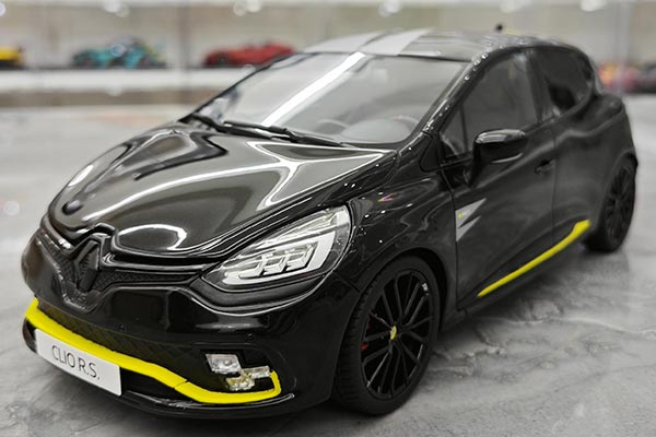 Renault Clio 4 RS Resin Car Model 1:18 Scale Black